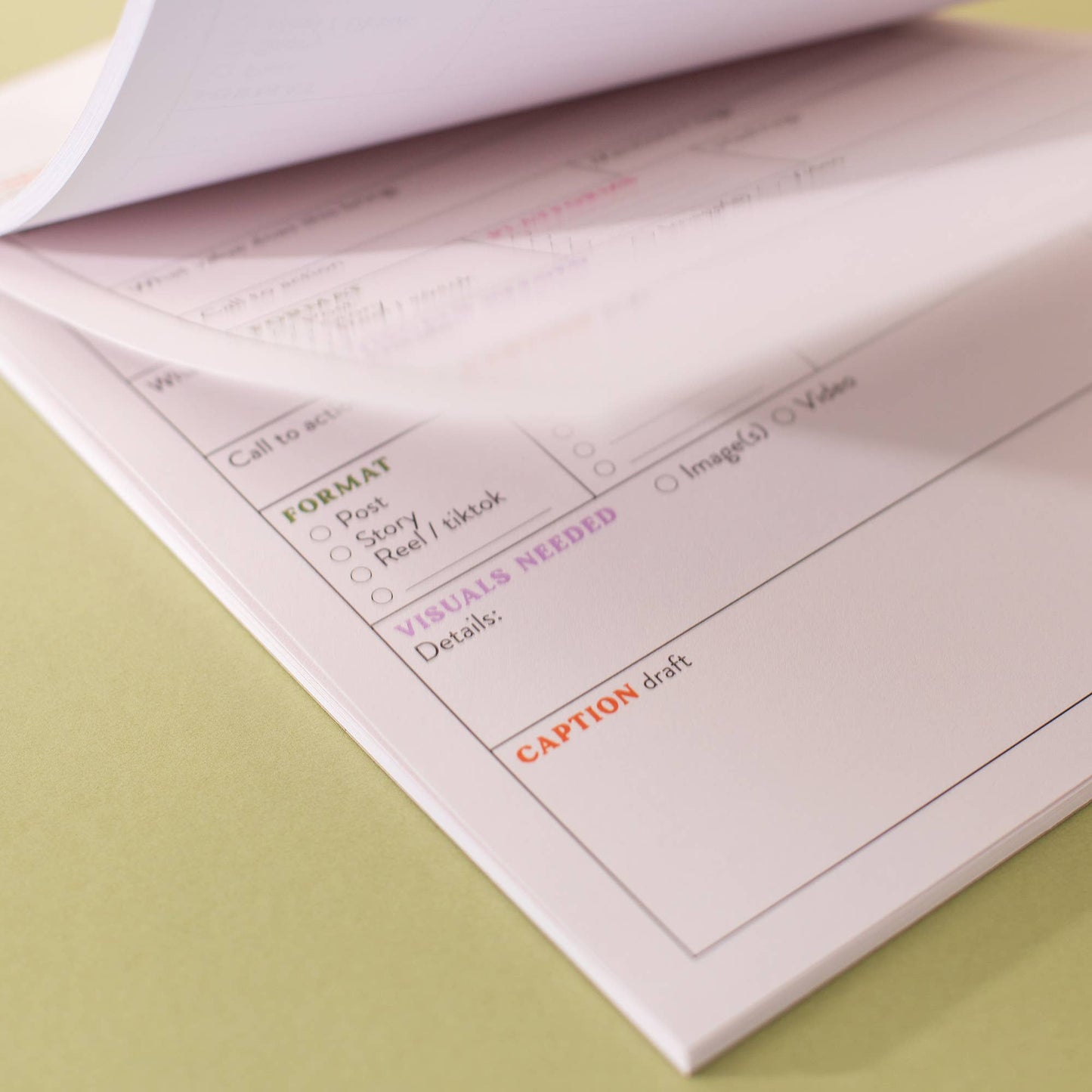 Good Tuesday (Once Upon a Tuesday) - Carnet de planification de contenu pour réseaux sociaux | A5 | Coloré