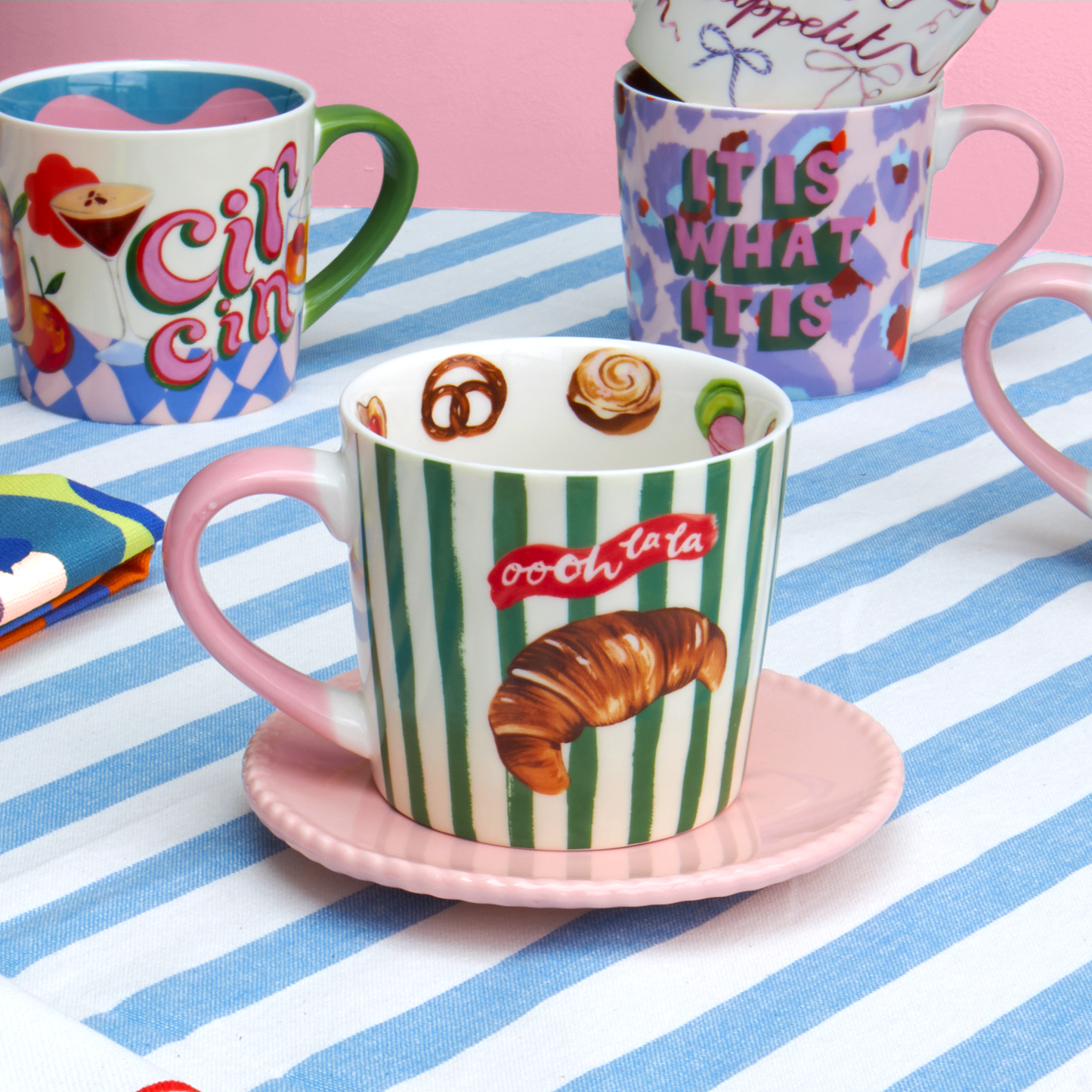 Eleanor Bowmer - Tasse croissant « Oooh La La » à rayures vertes