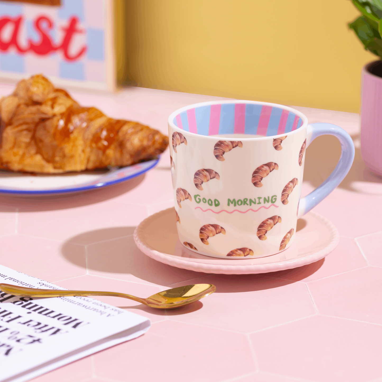 Eleanor Bowmer - Mug Croissant Bonjour