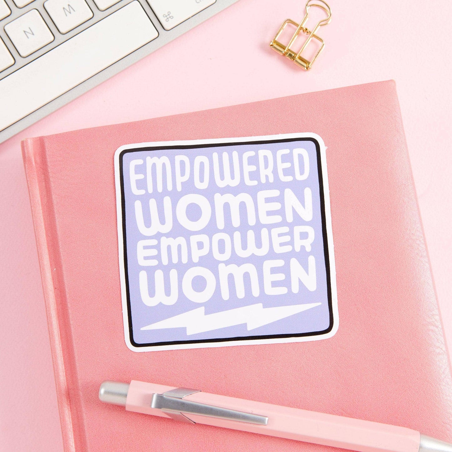 Punky Pins - Empowered Women - Sticker en vinyle violet