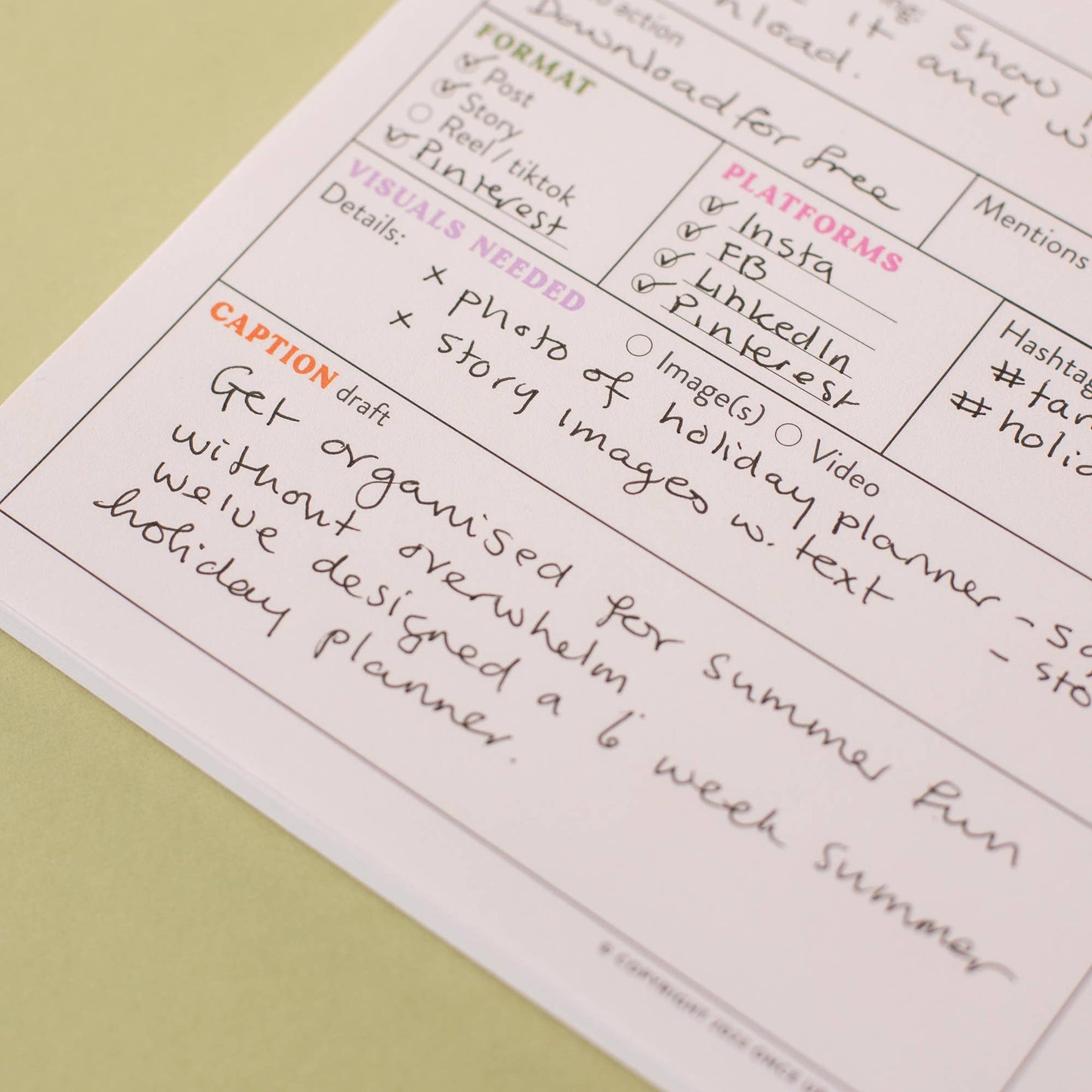 Good Tuesday (Once Upon a Tuesday) - Carnet de planification de contenu pour réseaux sociaux | A5 | Coloré